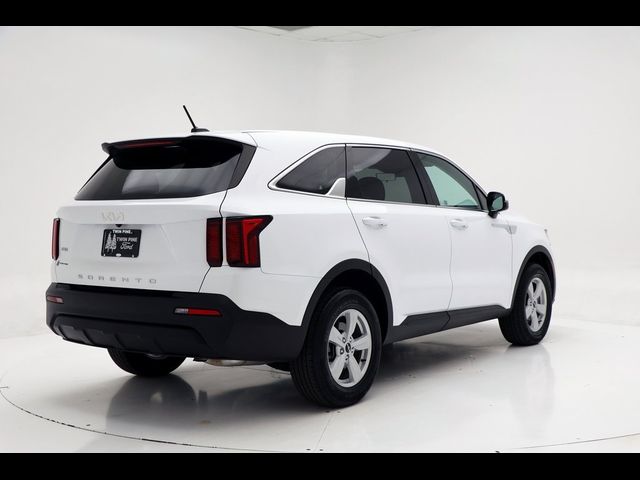 2022 Kia Sorento LX