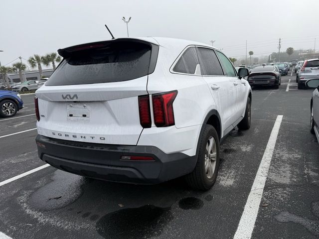 2022 Kia Sorento LX