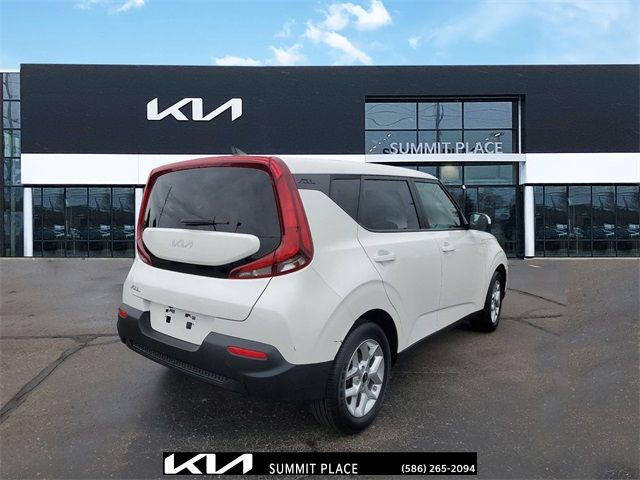 2022 Kia Soul LX