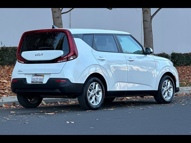 2022 Kia Soul LX