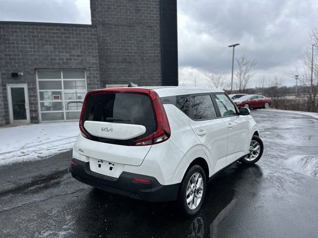 2022 Kia Soul LX