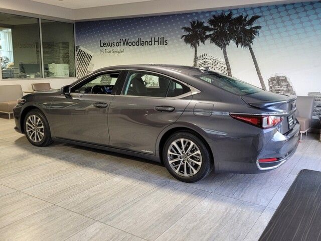 2022 Lexus ES 300h