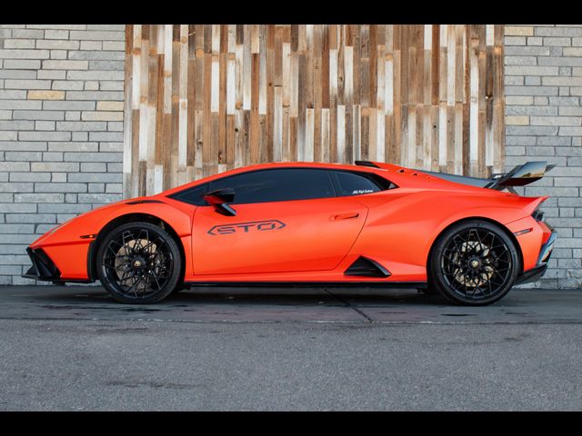 2022 Lamborghini Huracan STO Base