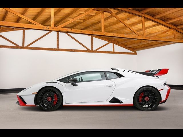 2022 Lamborghini Huracan STO Base