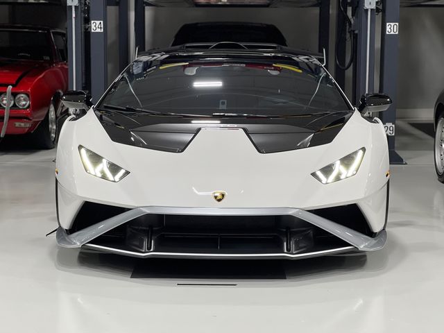 2022 Lamborghini Huracan STO Base