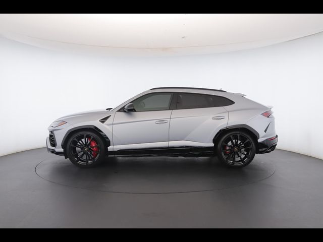 2022 Lamborghini Urus Base