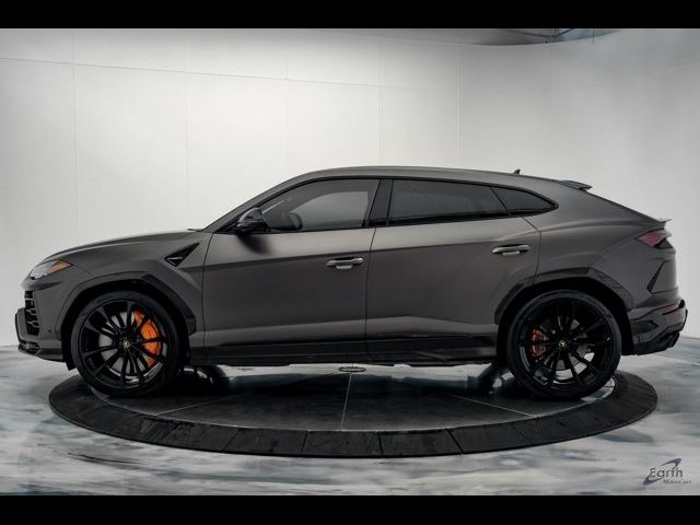 2022 Lamborghini Urus Base