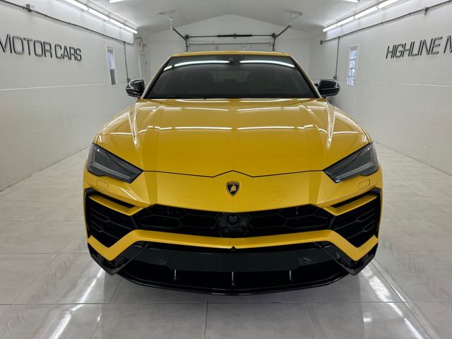 2022 Lamborghini Urus 