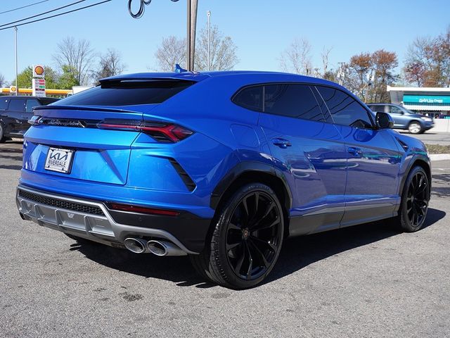 2022 Lamborghini Urus Base