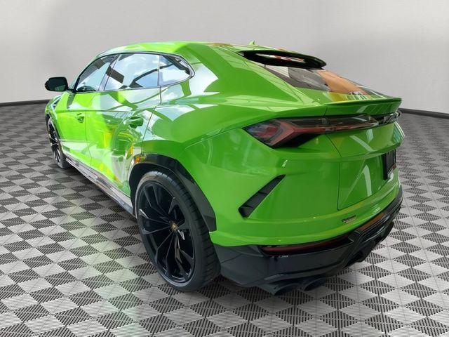 2022 Lamborghini Urus Base