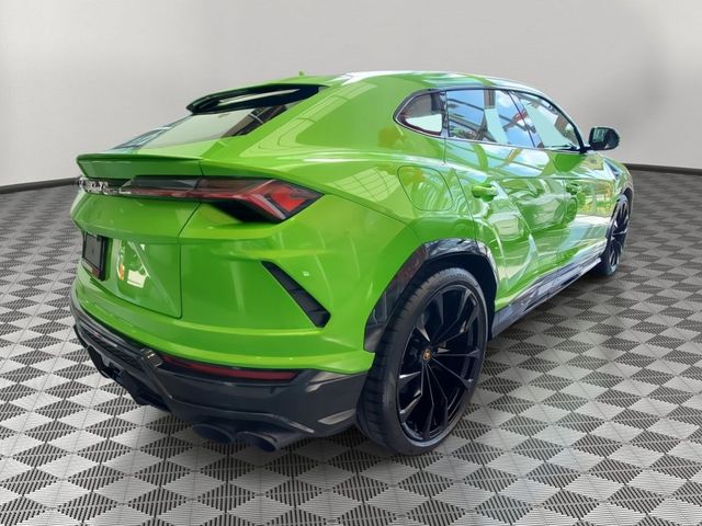 2022 Lamborghini Urus Base