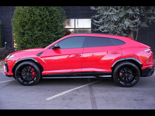 2022 Lamborghini Urus Base