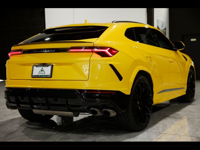 2022 Lamborghini Urus Base