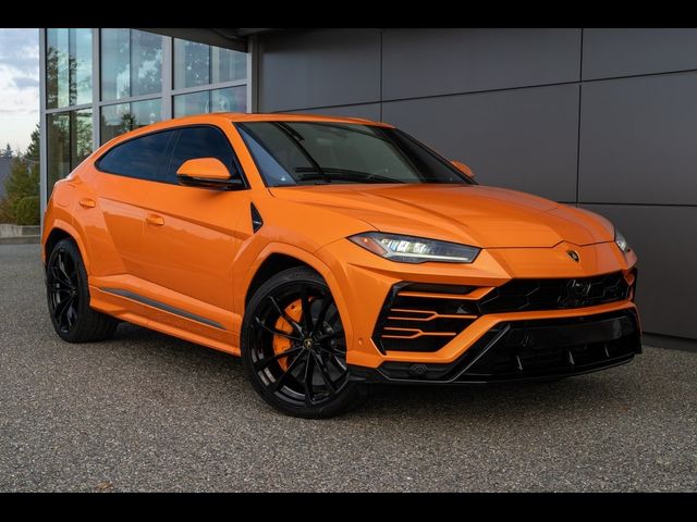 2022 Lamborghini Urus Base