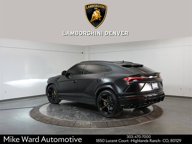 2022 Lamborghini Urus Base