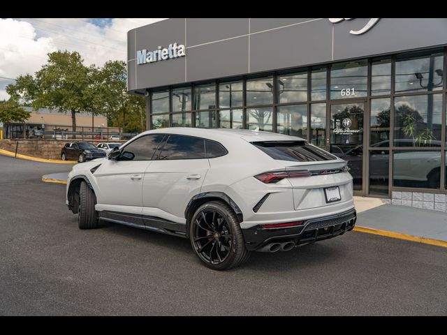 2022 Lamborghini Urus Base