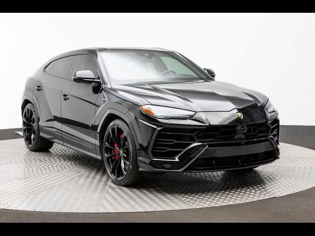2022 Lamborghini Urus Base
