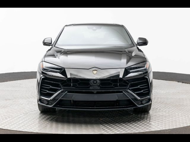 2022 Lamborghini Urus Base