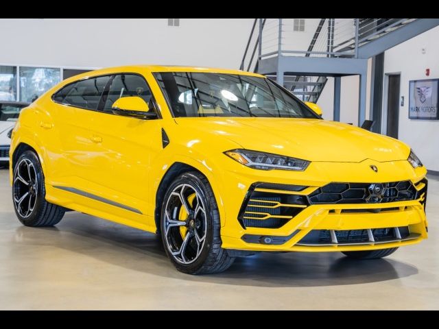 2022 Lamborghini Urus Base