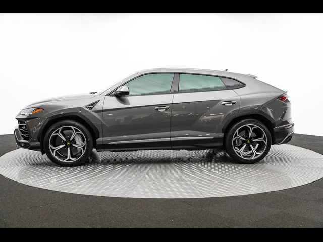 2022 Lamborghini Urus Base