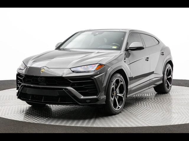 2022 Lamborghini Urus Base