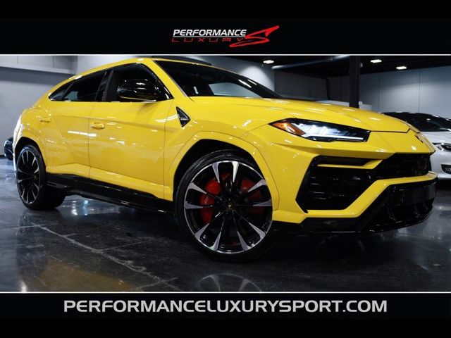 2022 Lamborghini Urus Base