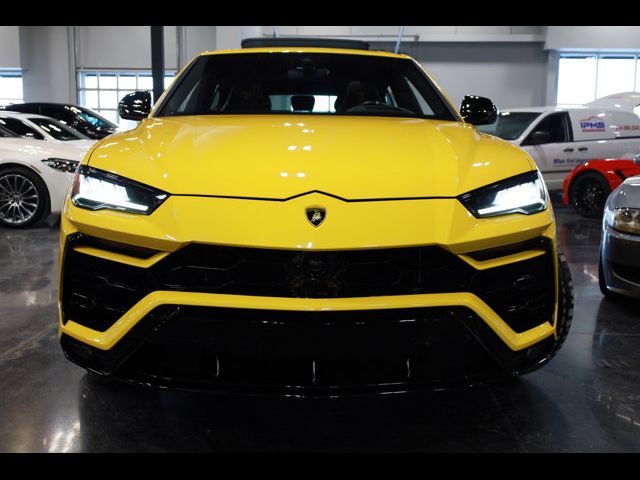 2022 Lamborghini Urus Base