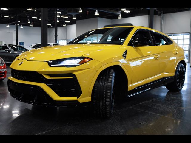 2022 Lamborghini Urus Base