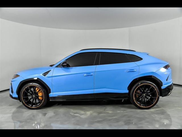 2022 Lamborghini Urus Base