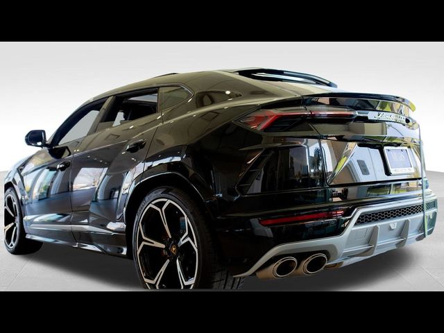 2022 Lamborghini Urus Base