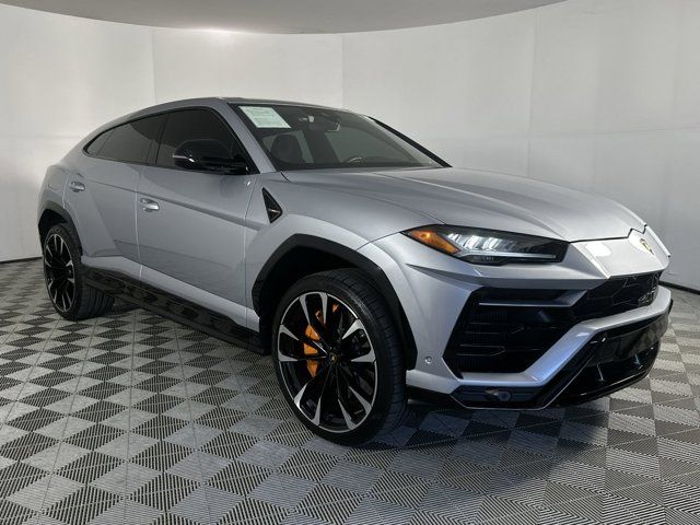 2022 Lamborghini Urus 