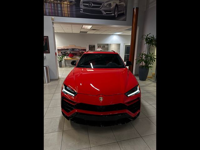 2022 Lamborghini Urus Base