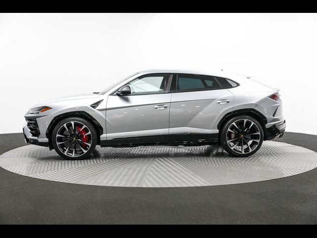 2022 Lamborghini Urus Base