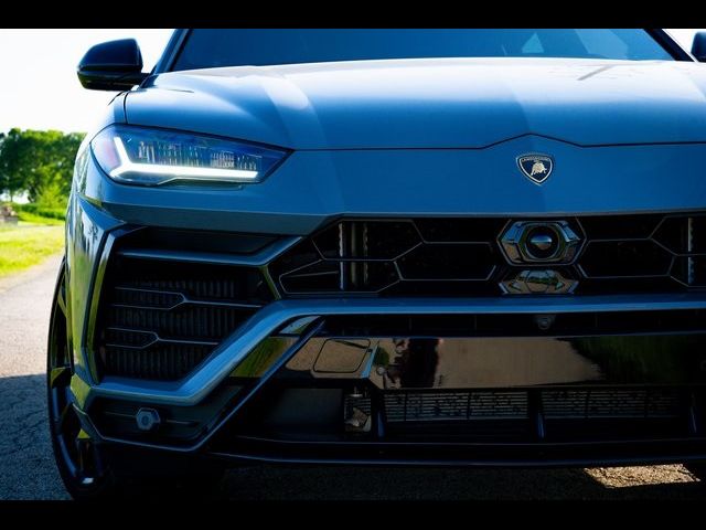 2022 Lamborghini Urus Base