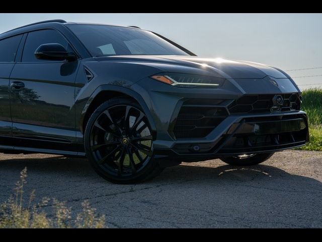 2022 Lamborghini Urus Base