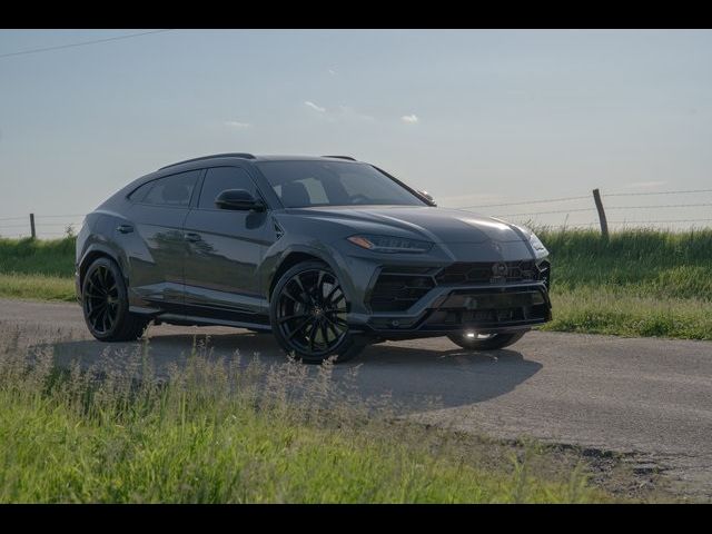 2022 Lamborghini Urus Base