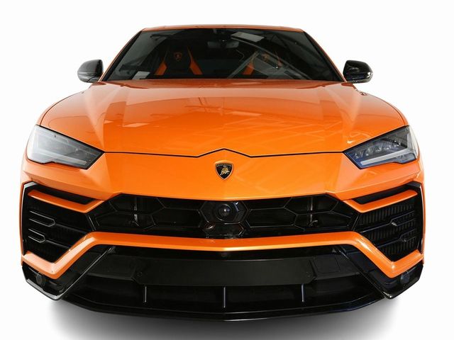 2022 Lamborghini Urus 