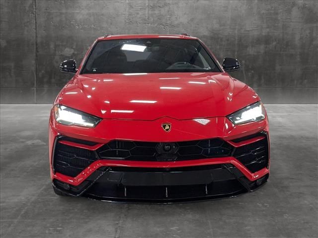 2022 Lamborghini Urus Base