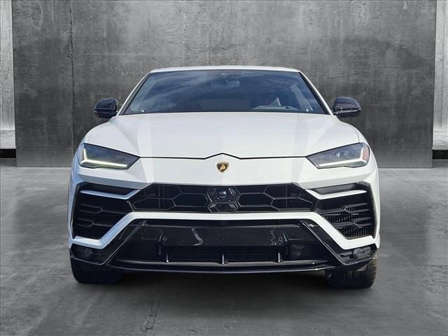 2022 Lamborghini Urus Base