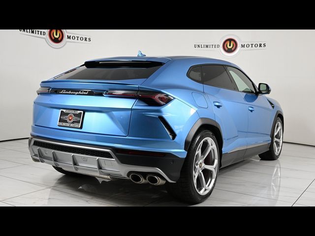 2022 Lamborghini Urus 