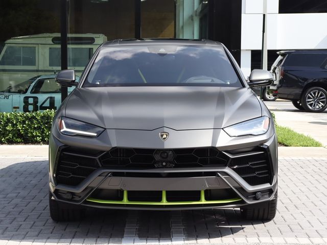 2022 Lamborghini Urus Graphite Capsule