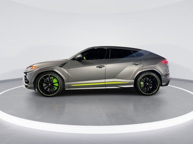 2022 Lamborghini Urus Graphite Capsule