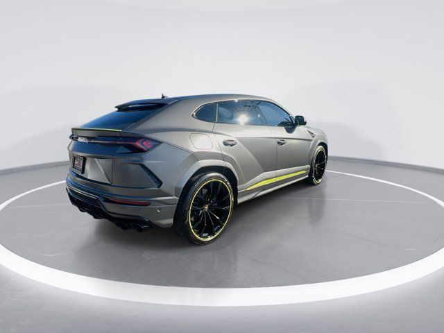 2022 Lamborghini Urus Graphite Capsule