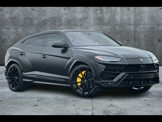 2022 Lamborghini Urus Graphite Capsule