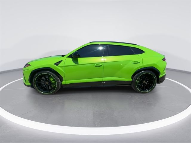 2022 Lamborghini Urus Pearl Capsule