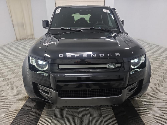 2022 Land Rover Defender V8