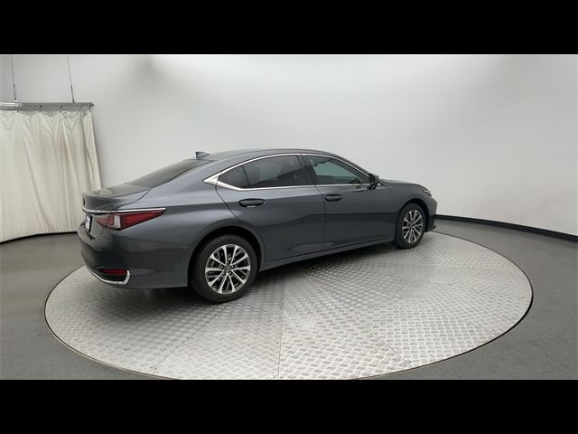 2022 Lexus ES 250