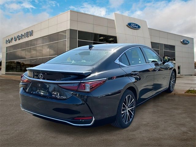 2022 Lexus ES 250