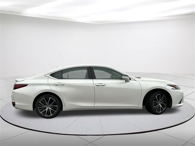 2022 Lexus ES 250