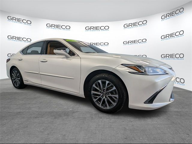 2022 Lexus ES 300h